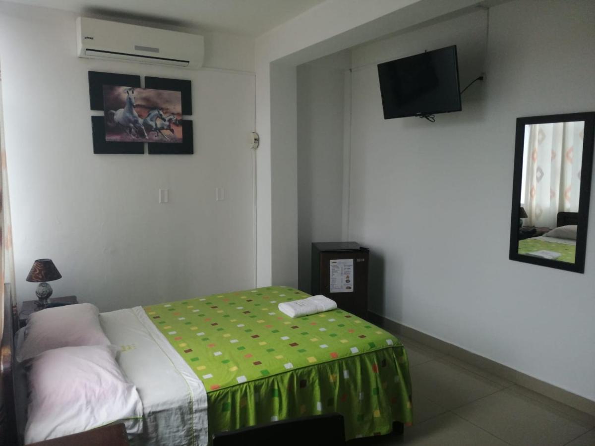 Hospedaje Renzo Tarapoto Extérieur photo