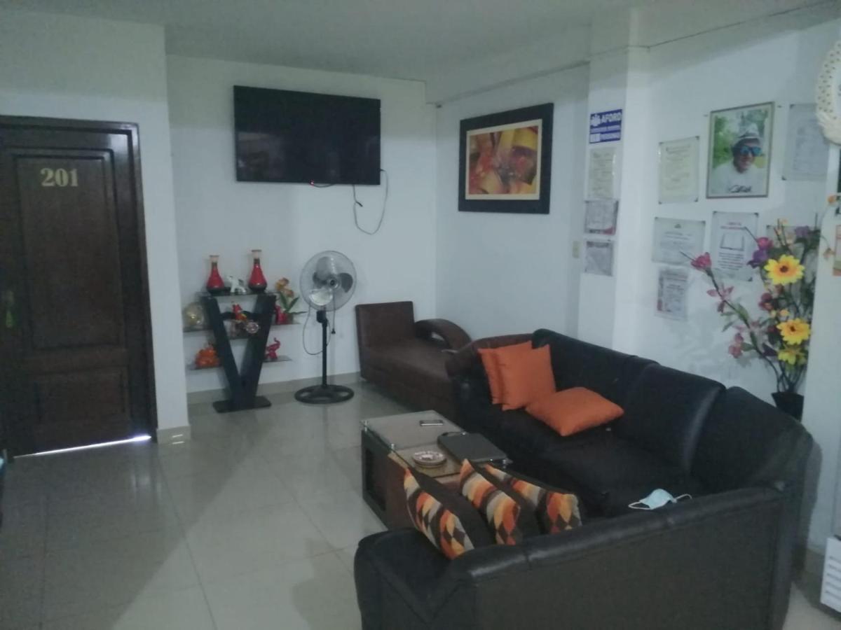 Hospedaje Renzo Tarapoto Extérieur photo