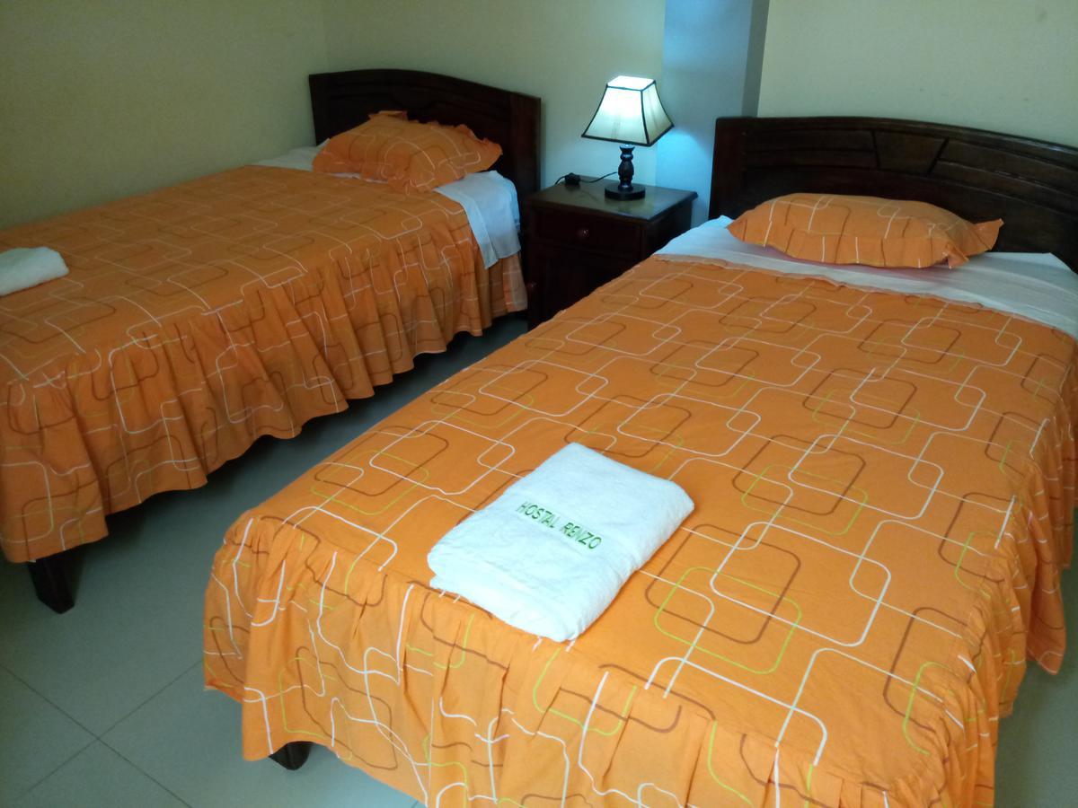 Hospedaje Renzo Tarapoto Extérieur photo